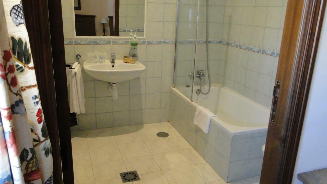 Hostal Las Paneras Avila Exterior photo
